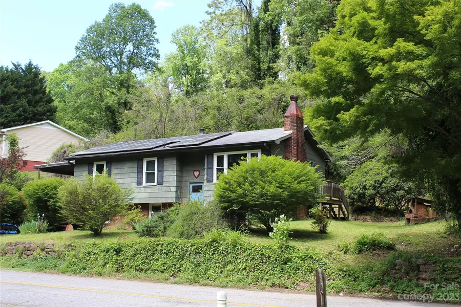 395 E Howard ST, Tryon, NC 28782