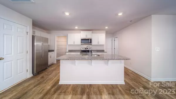 Dallas, NC 28034,1500 White Linen LN