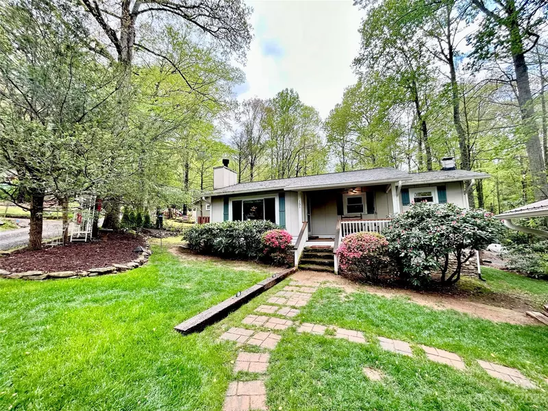 151 Lister LN, Maggie Valley, NC 28751