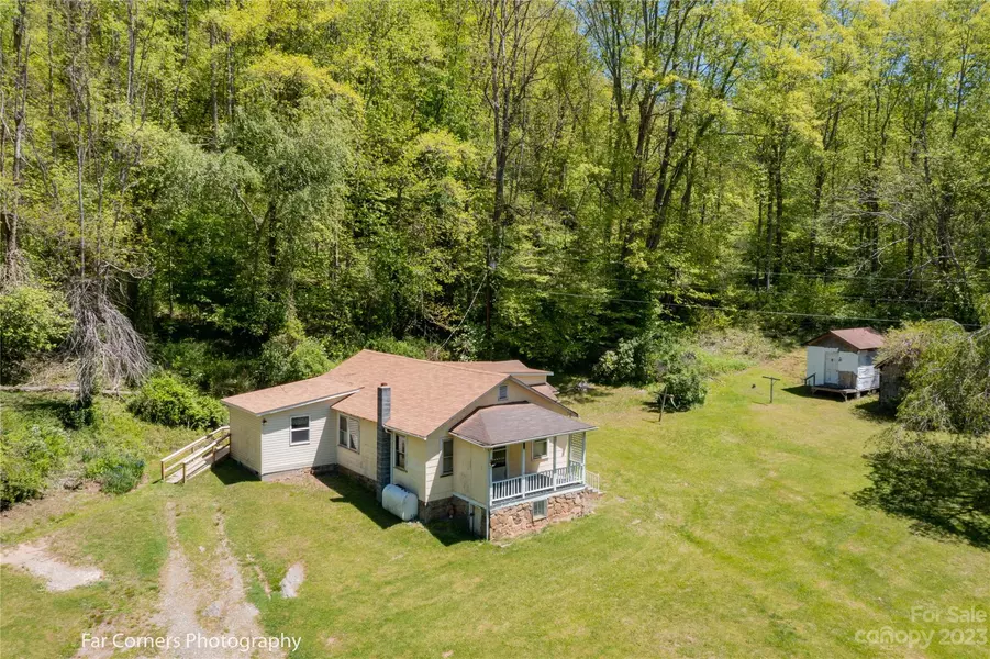 878 North Fork RD, Barnardsville, NC 28709