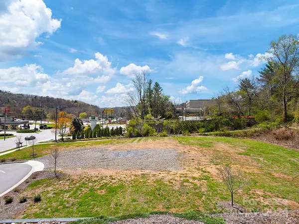 Asheville, NC 28805,1480 Tunnel RD #Lease