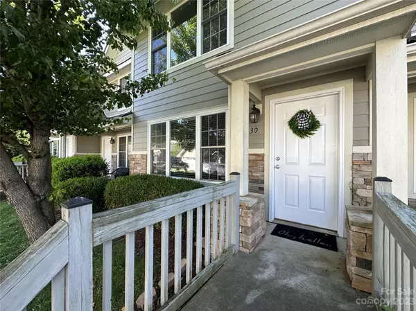 30 Rotunda CIR, Asheville, NC 28806