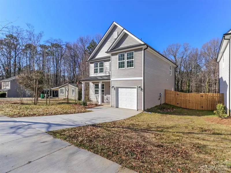 436 Dawn CIR, Charlotte, NC 28213