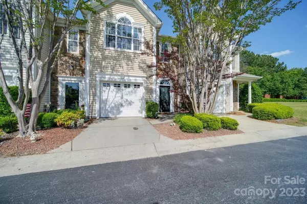 1919 Travertine LN, Fort Mill, SC 29708