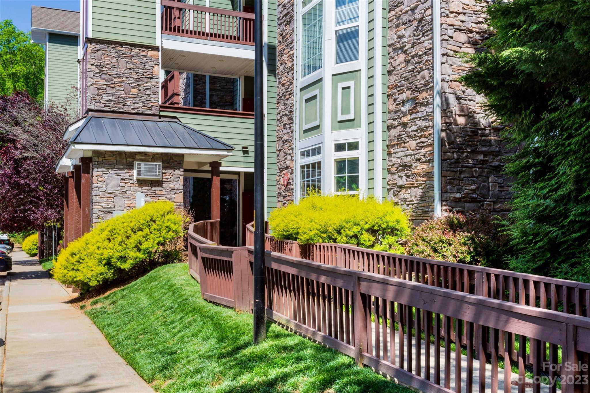 Asheville, NC 28803,2000 Olde Eastwood Village BLVD #3b