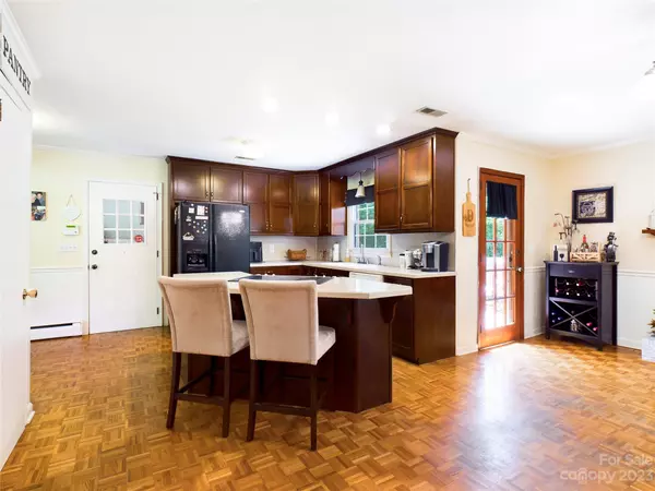 Valdese, NC 28690,912 Bounous ST NW