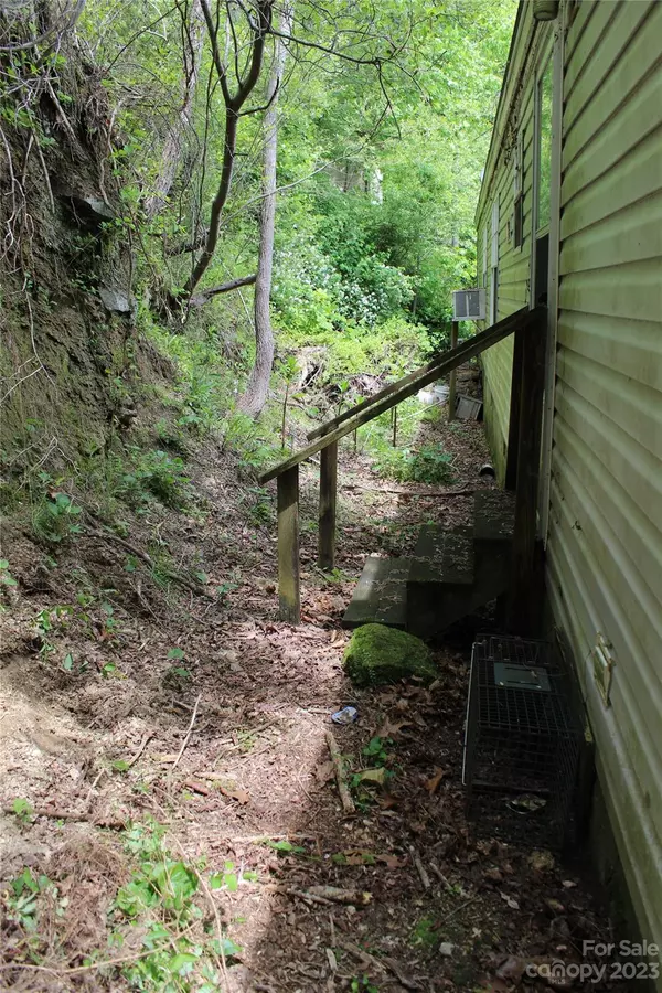 Fletcher, NC 28732,140 Shady Cove RD