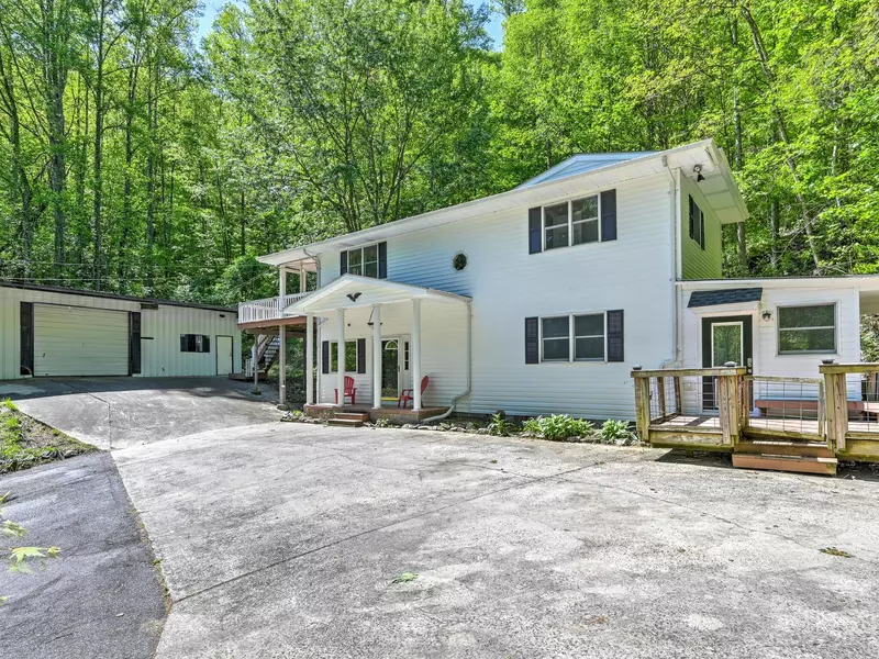843 North Fork RD, Barnardsville, NC 28709