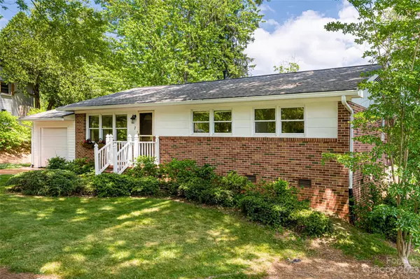 Asheville, NC 28805,7 Wagon RD