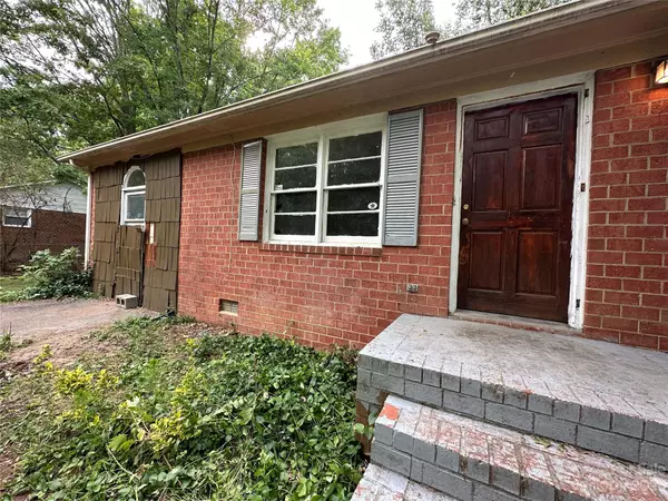 Matthews, NC 28104,301 Smith CIR