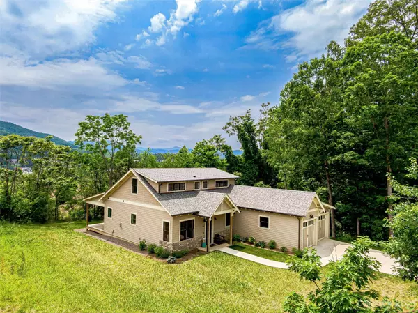 42 Ashe Park CIR, Asheville, NC 28806