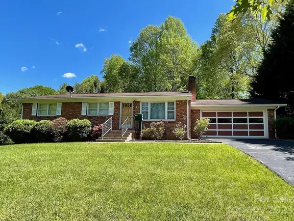 Swannanoa, NC 28778,103 Pine Tree DR