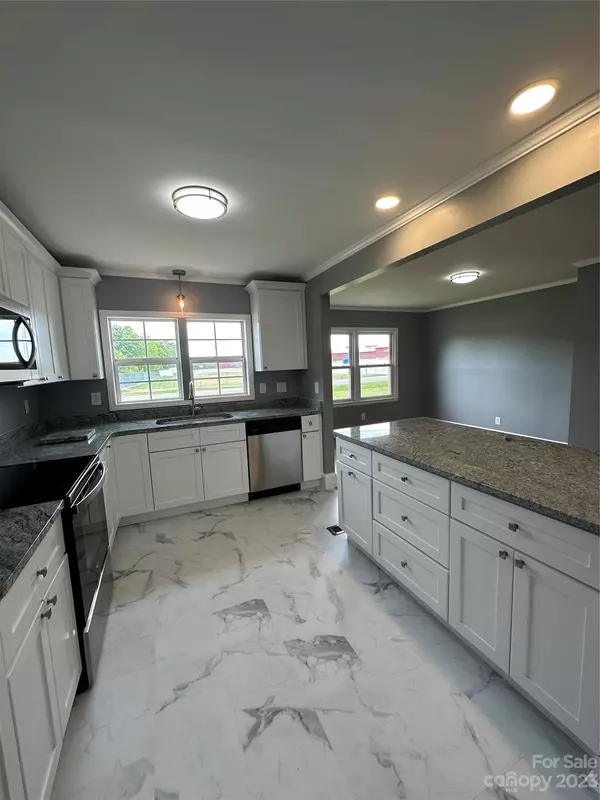 Dallas, NC 28034,1840 Ratchford DR