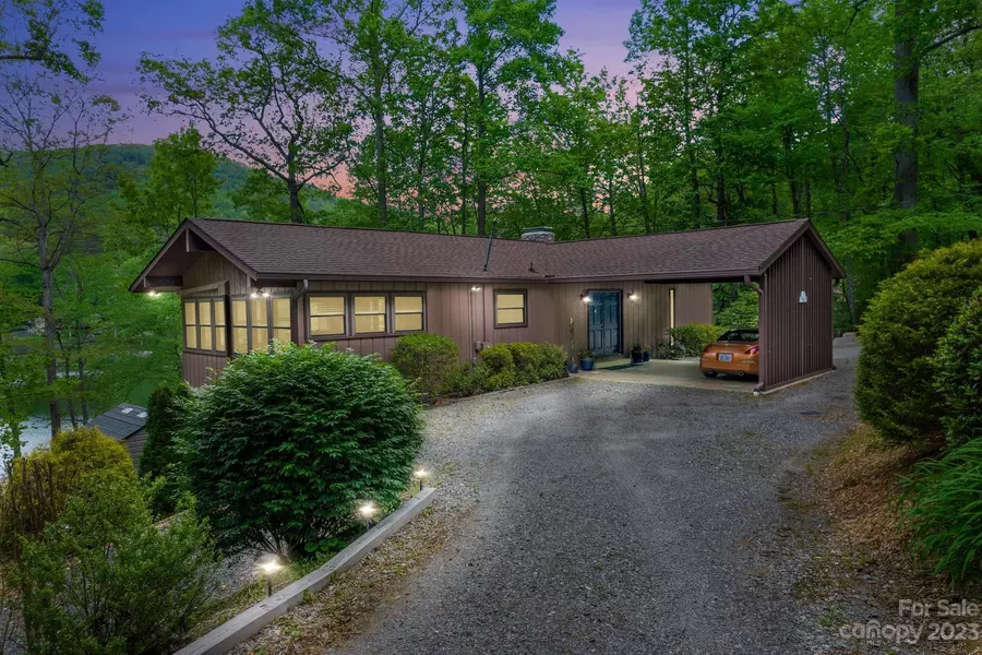 75 Echo Lake DR, Fairview, NC 28730