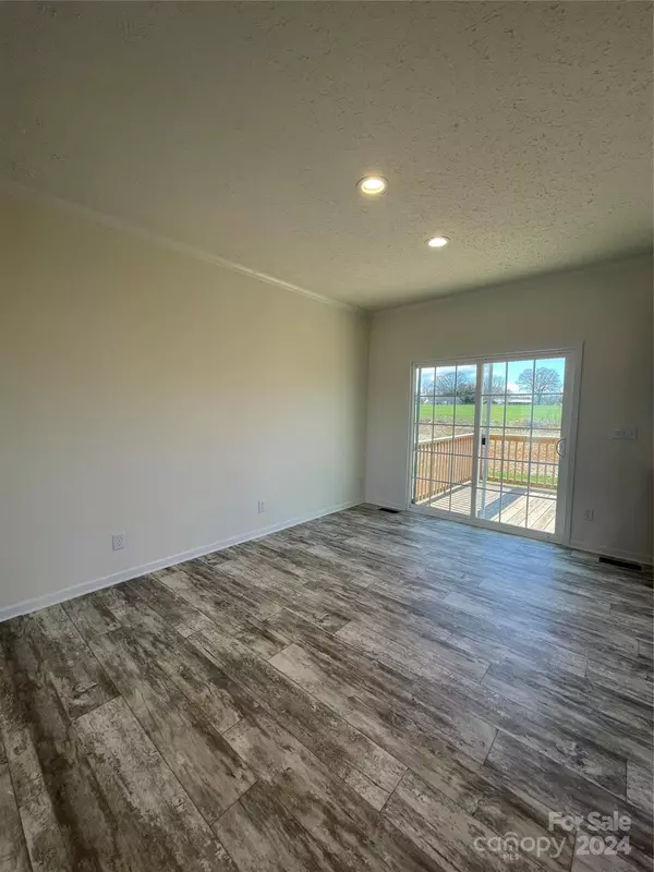 Woodleaf, NC 27054,184 Burleson PT