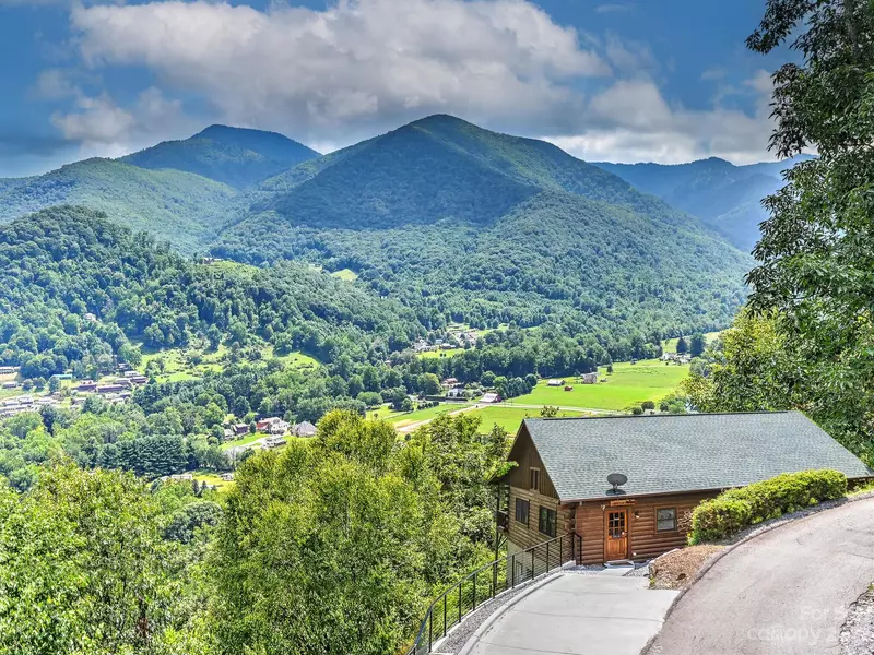 349 Cub TRL, Maggie Valley, NC 28751