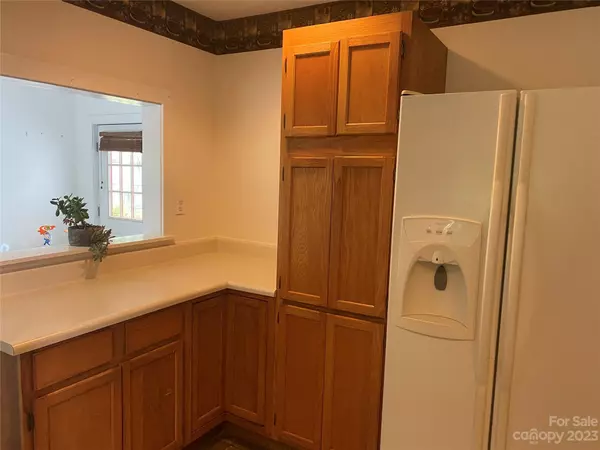 Sylva, NC 28779,3911 Skyland DR