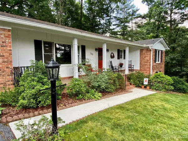 Hendersonville, NC 28791,129 Long John DR