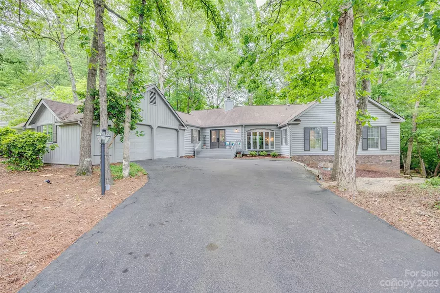 6 Sandy Cove RD, Lake Wylie, SC 29710