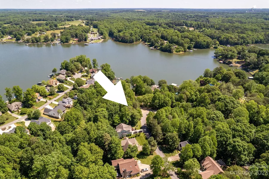 3641 W Bay DR, Sherrills Ford, NC 28673