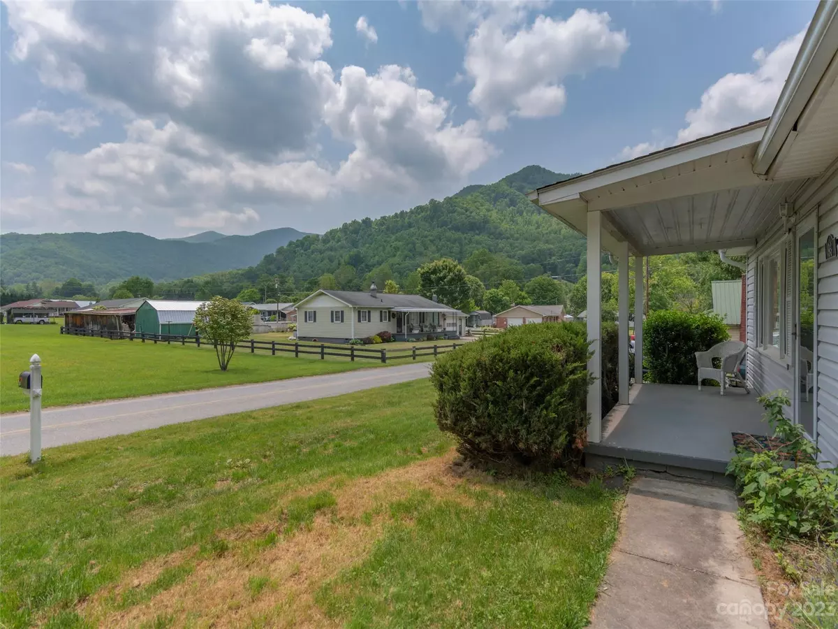 Waynesville, NC 28786,93 Valley View CIR