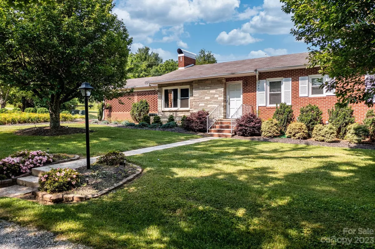 Hudson, NC 28638,425 Elcaney DR