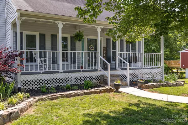 3080 Gladewater CT, Pfafftown, NC 27040