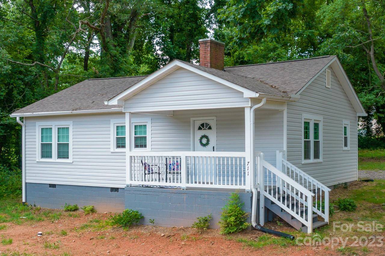 Lenoir, NC 28645,711 Wilmont ST