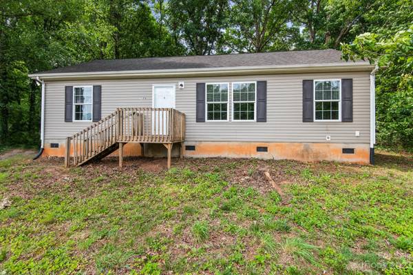 2479 10th AVE SW, Hickory, NC 28602