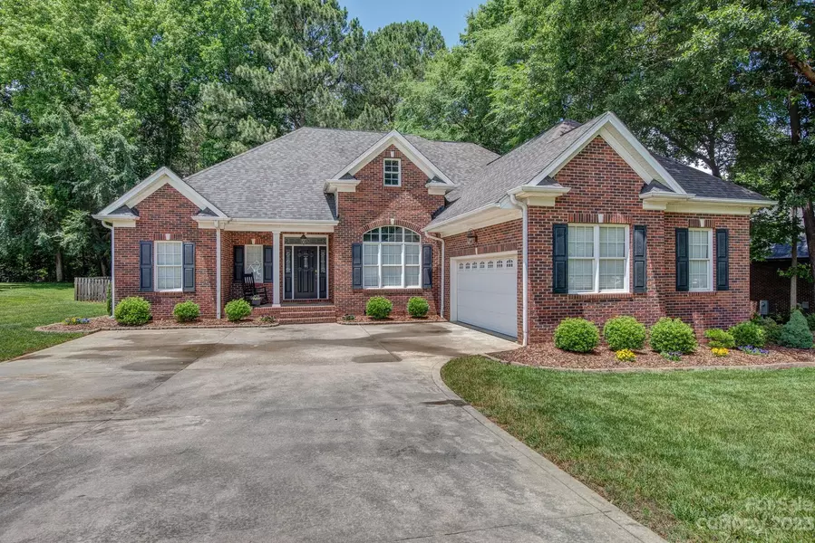 5269 Hickory Knoll LN, Mount Holly, NC 28120