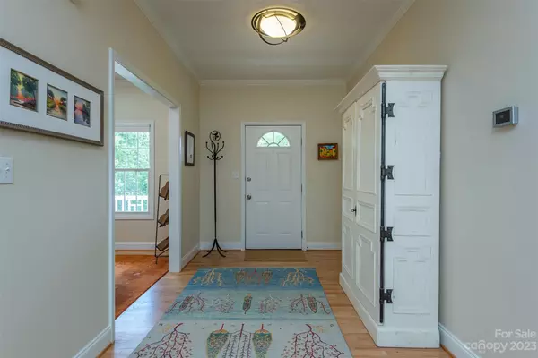 Waynesville, NC 28785,358 Inverness DR