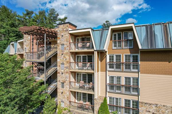 310 Bowling Park RD, Asheville, NC 28803