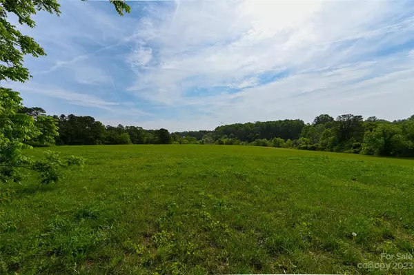 Flat Rock, NC 28731,412 Mcmurray RD