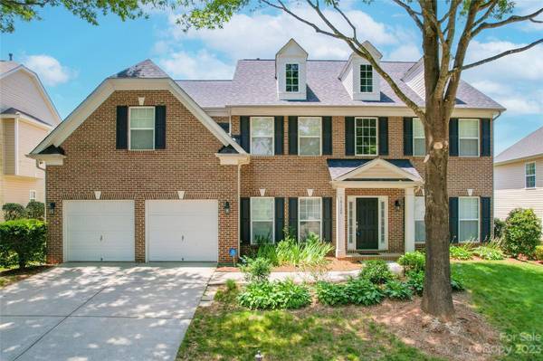 10120 Barrands LN, Charlotte, NC 28278