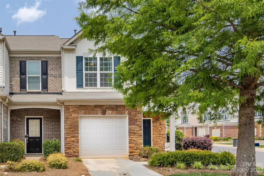 6453 Silver Star LN, Charlotte, NC 28210