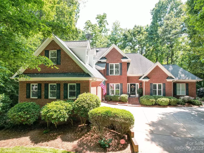 23 Tanglewood RD, Lake Wylie, SC 29710