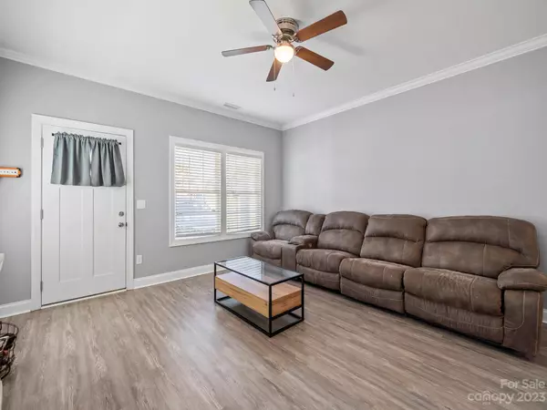 Hickory, NC 28601,1076 20th ST NE #8