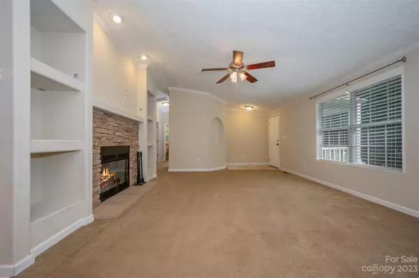Saluda, NC 28773,611 Meadowview DR
