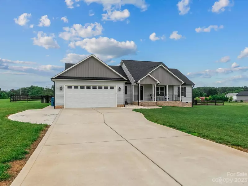 3618 Kimber LN, Sherrills Ford, NC 28673