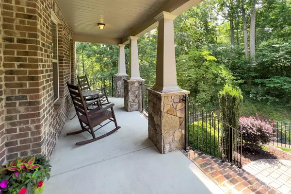 Charlotte, NC 28270,233 Hillandale DR