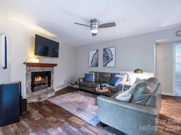 Maggie Valley, NC 28751,180 Hemlock LOOP