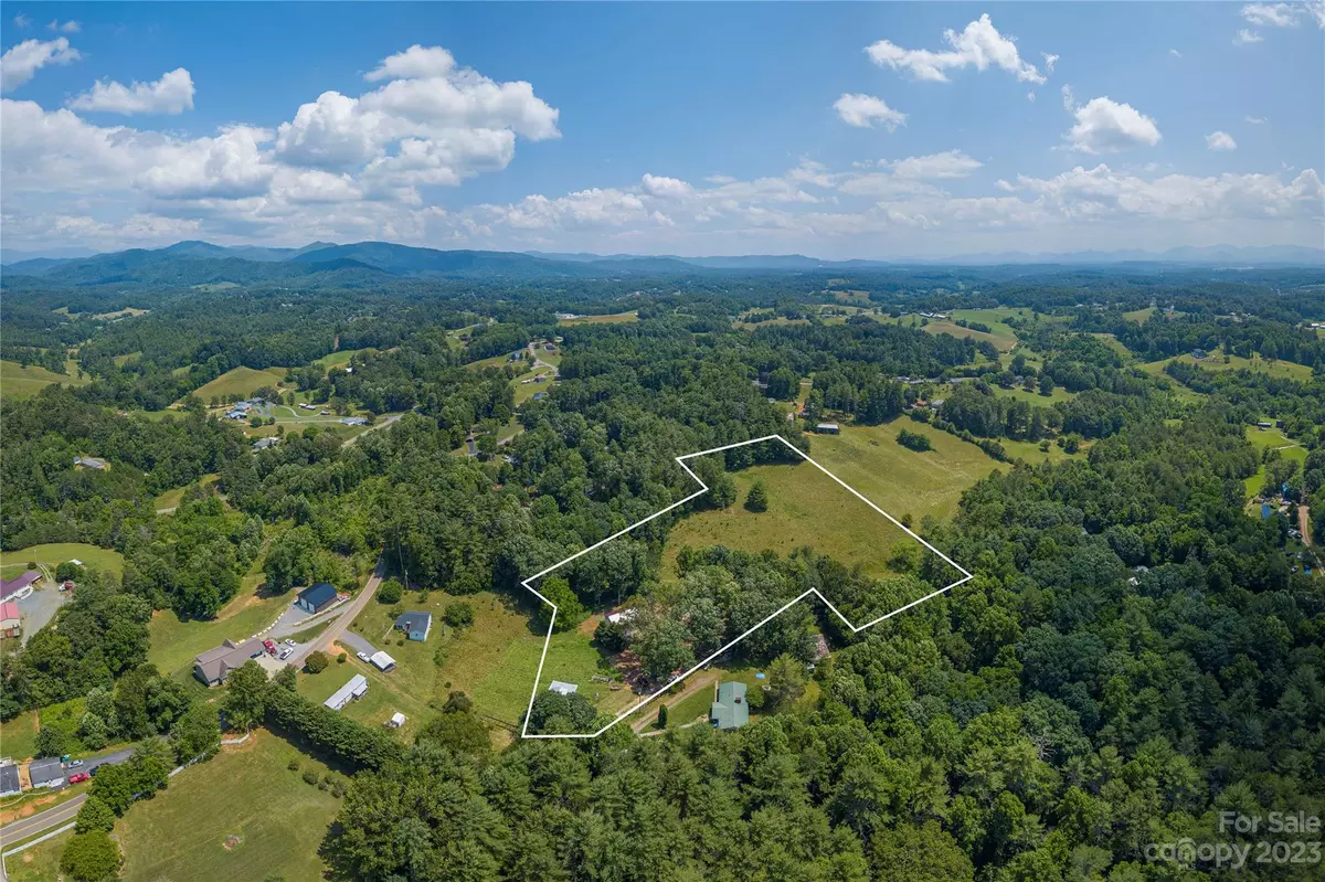 Weaverville, NC 28787,102 Pickens RD