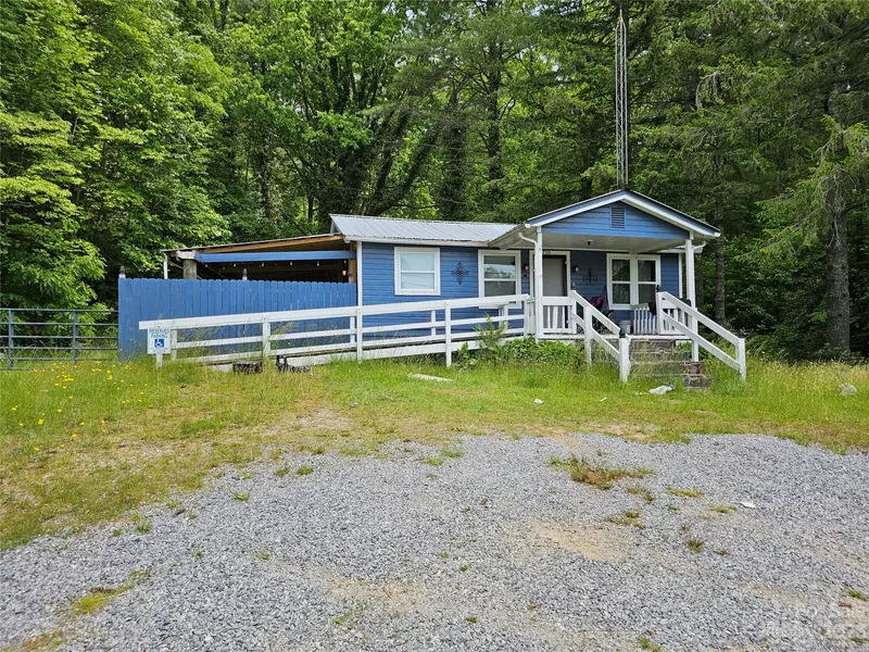 18750 Rosman HWY, Sapphire, NC 28774