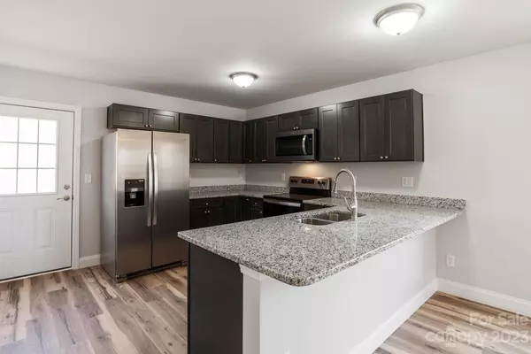 Mars Hill, NC 28754,56 Veterans CIR #13