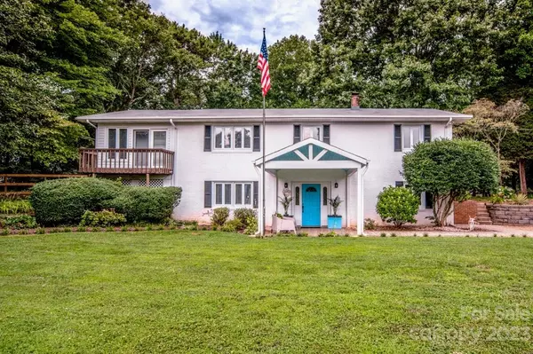 128 Bayview DR, Mooresville, NC 28117