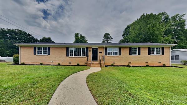 1100 Nottingham DR, Gastonia, NC 28054