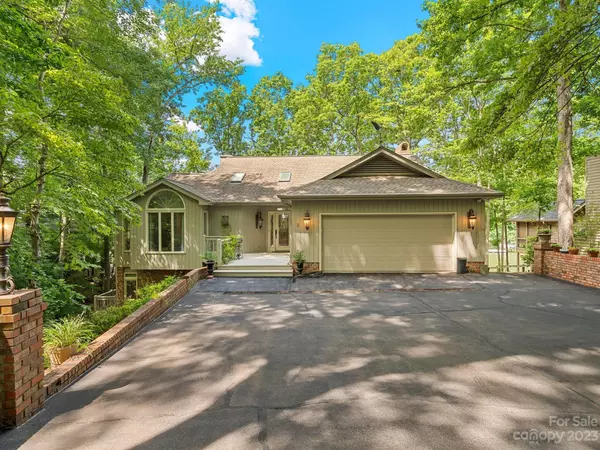 Lake Wylie, SC 29710,3 Intrepid ST