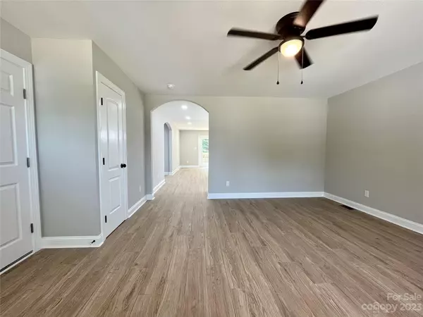 Kannapolis, NC 28083,604 Marigold DR