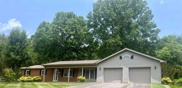 490 Northwood PARK, Taylorsville, NC 28681