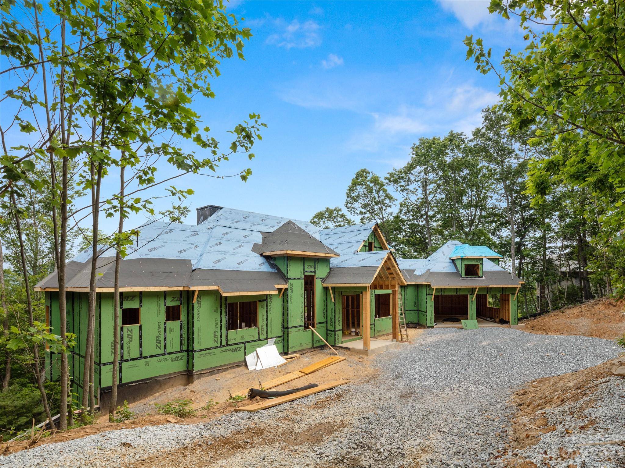 18 Featherstone TRL, Arden, NC 28704